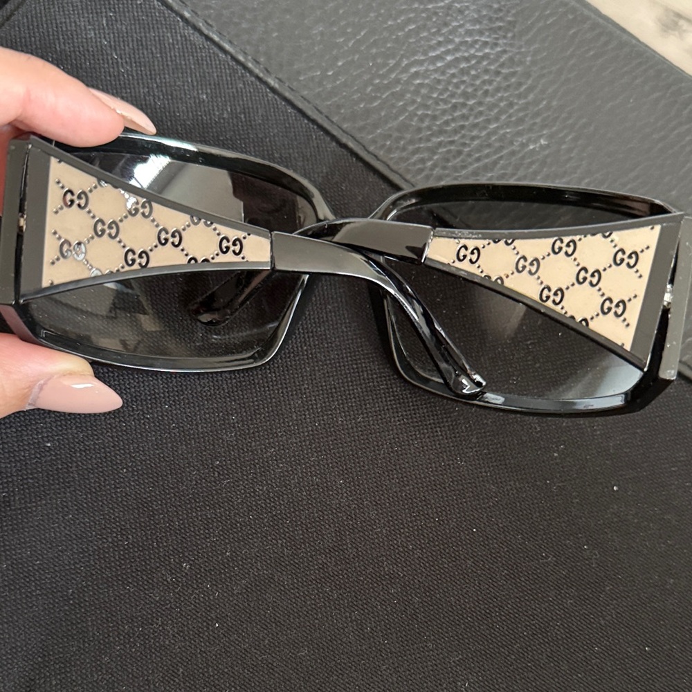 Gucci Black Oversized Sunglasses for Women (2 for 1 DEAL!) - Picture 4 of 6